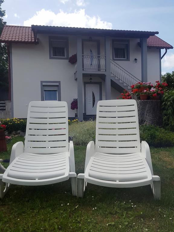 Guesthouse Samolov Vrhovine Екстер'єр фото