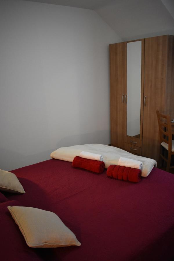 Guesthouse Samolov Vrhovine Екстер'єр фото