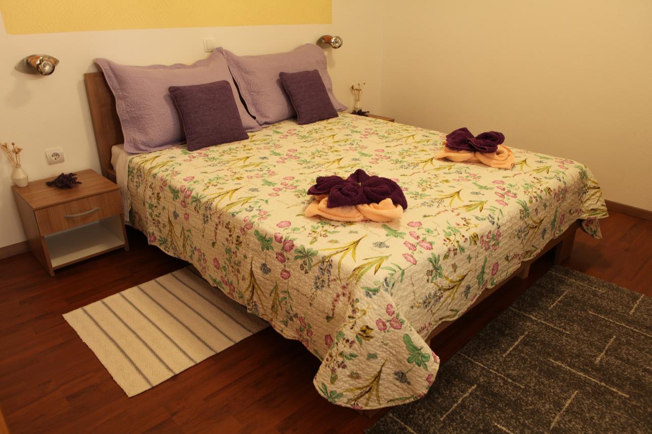 Guesthouse Samolov Vrhovine Екстер'єр фото