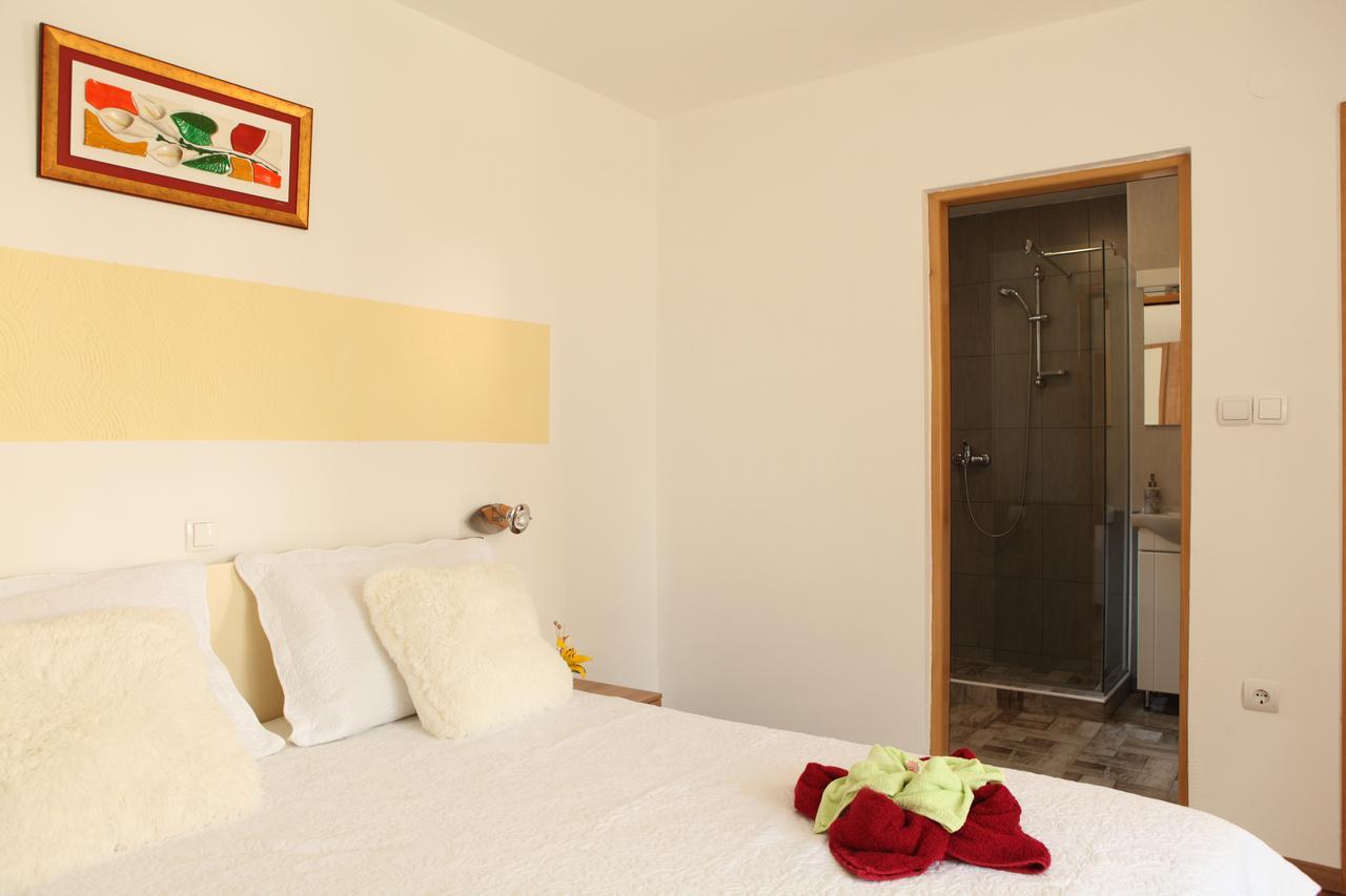 Guesthouse Samolov Vrhovine Екстер'єр фото