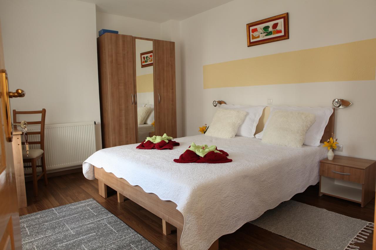 Guesthouse Samolov Vrhovine Екстер'єр фото