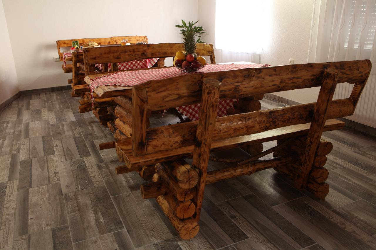 Guesthouse Samolov Vrhovine Екстер'єр фото