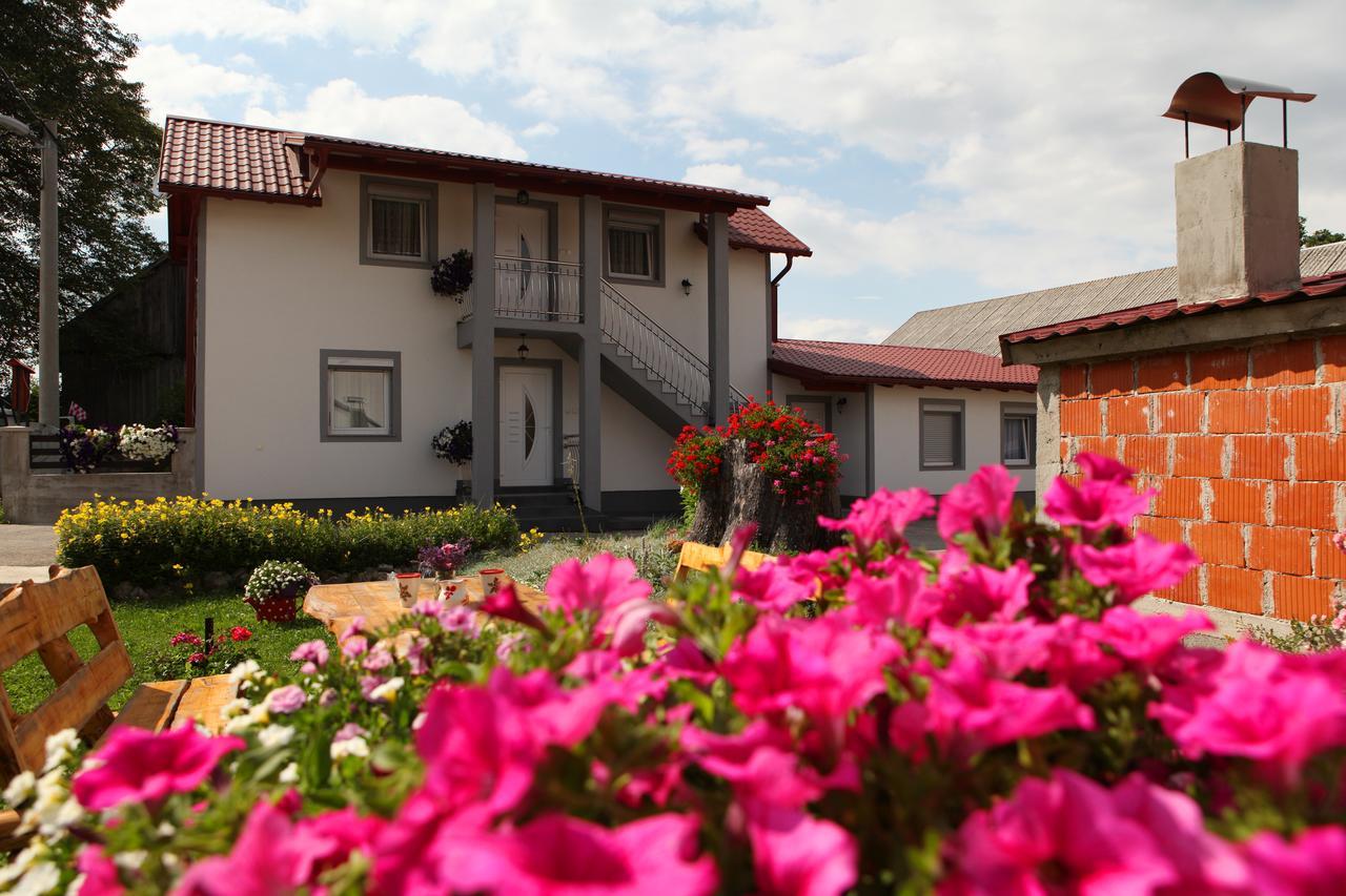 Guesthouse Samolov Vrhovine Екстер'єр фото