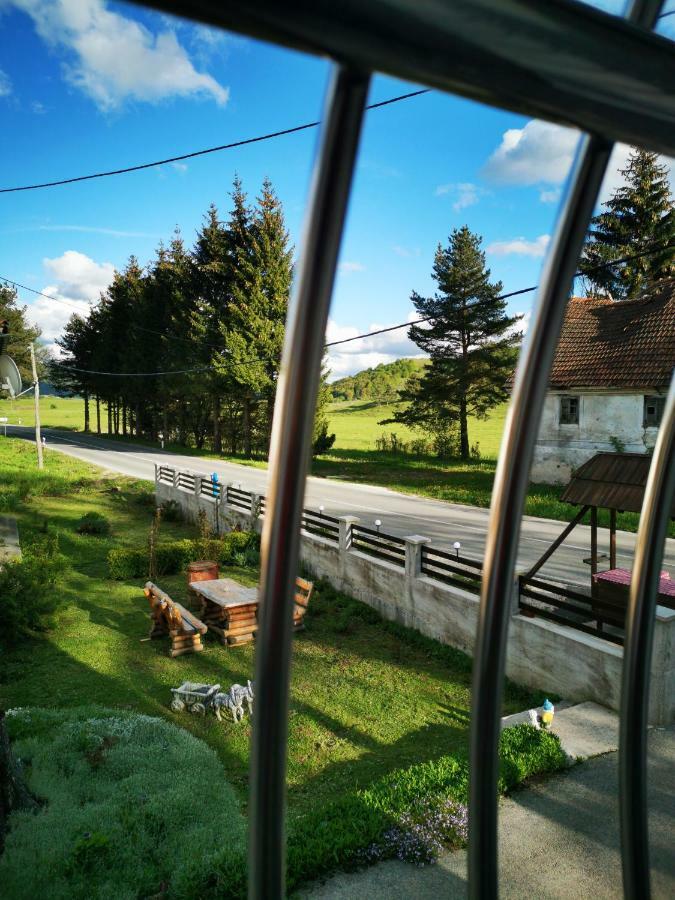 Guesthouse Samolov Vrhovine Екстер'єр фото