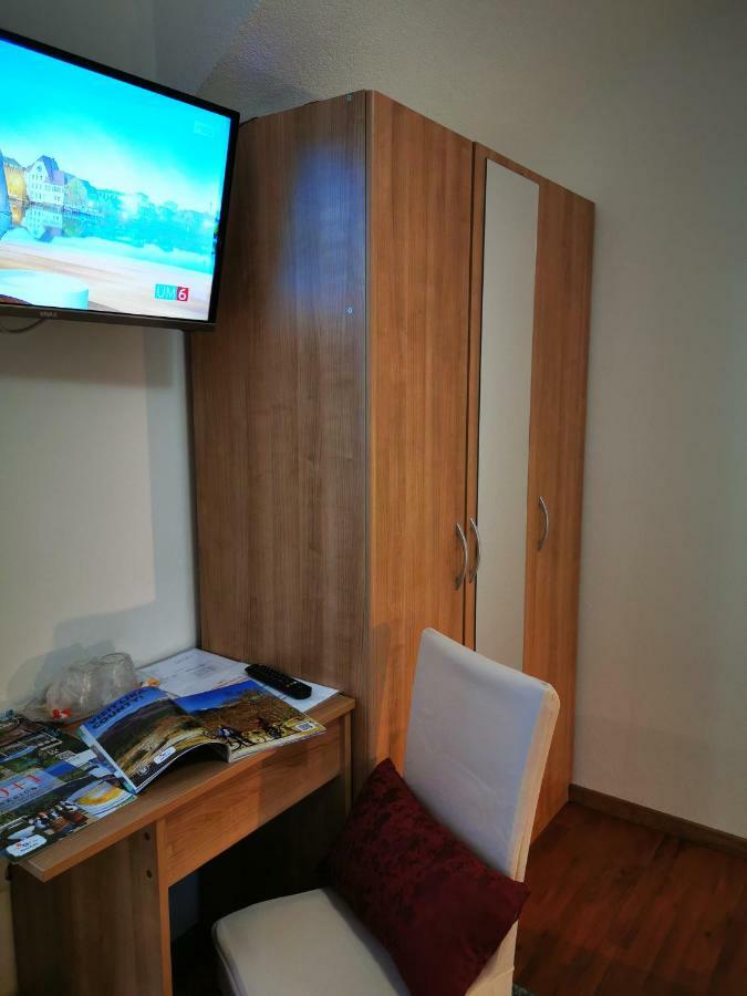 Guesthouse Samolov Vrhovine Екстер'єр фото