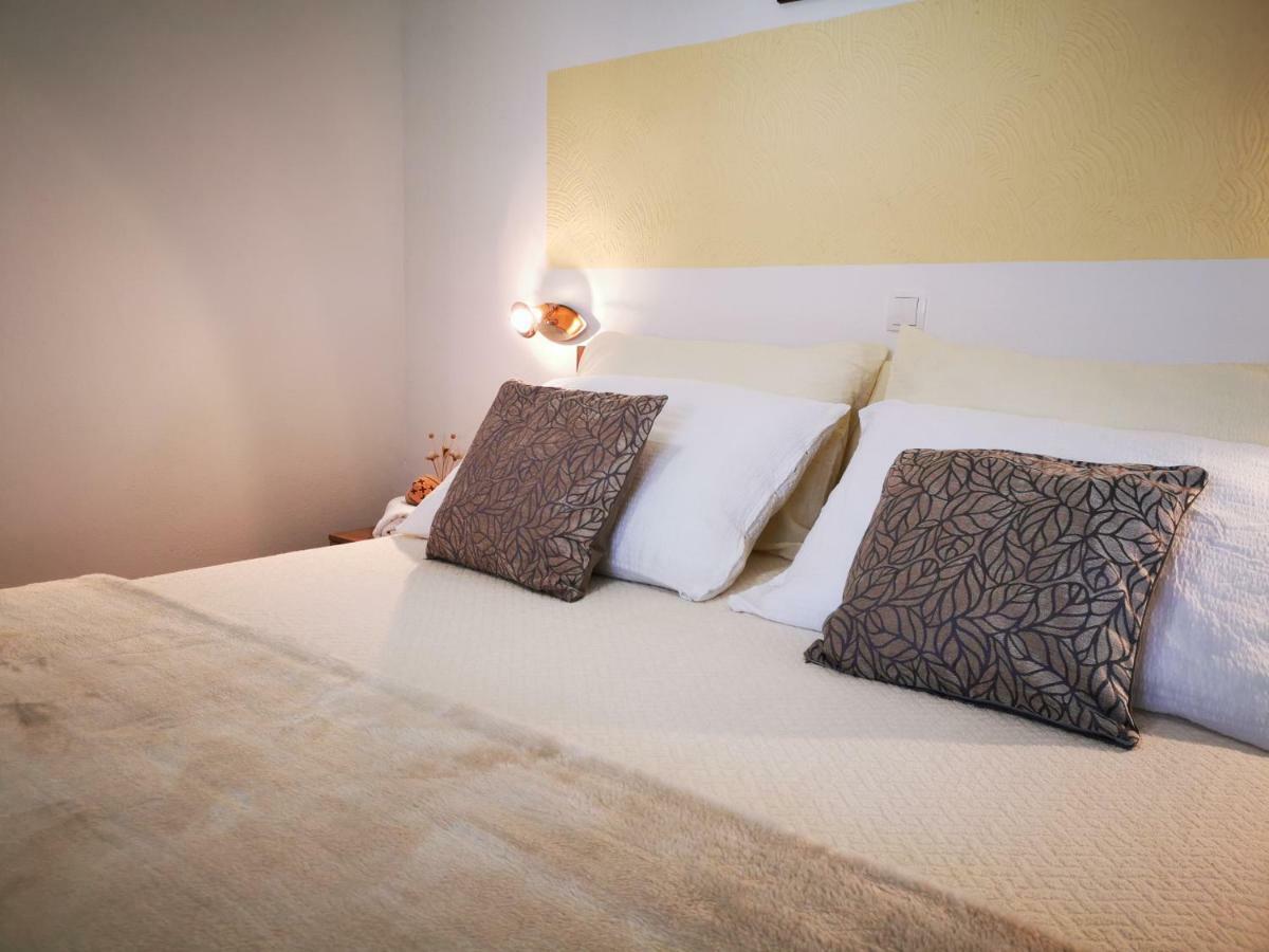 Guesthouse Samolov Vrhovine Екстер'єр фото